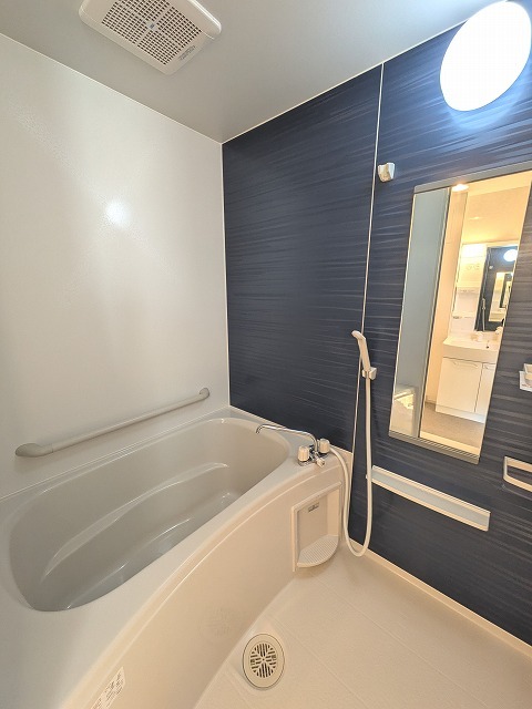 バス・シャワールーム　ゆったりバスルーム♪
