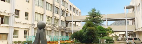 小学校　高松市立弦打小学校（小学校）まで1175m