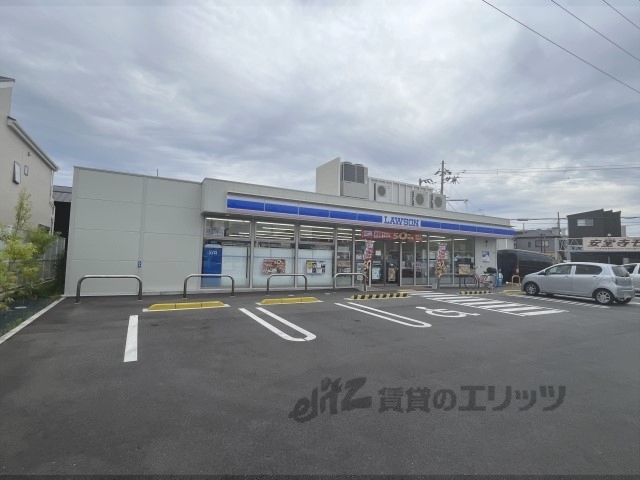 コンビニ　ローソン伊丹稲野八丁目店（コンビニ）まで750m