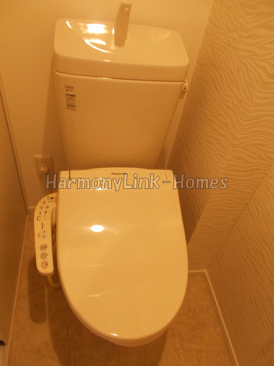 トイレ　セラ上池袋の温水洗浄付便座☆