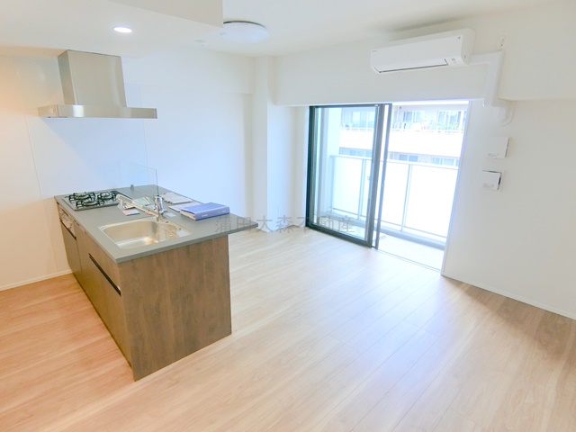 居室・リビング　床暖房付きLDK12.92帖　カウンターキッチンのリビングダ