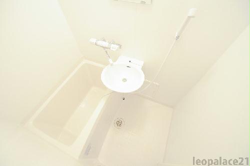 バス・シャワールーム　実際のお部屋と異なる場合がございます。