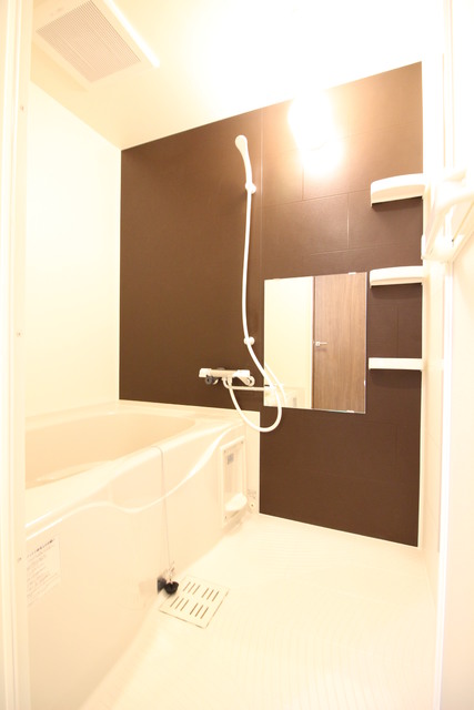 バス・シャワールーム　お風呂。追い焚き付きです