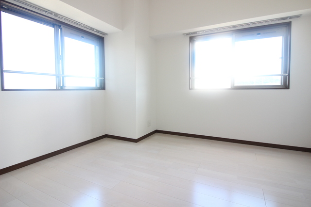 その他部屋・スペース　玄関側６帖洋室。