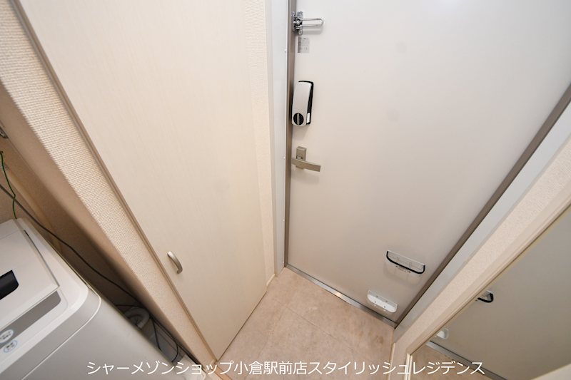玄関　写真と異なる場合は現況を優先します