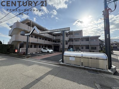 建物外観　敷地内に駐車場あります！