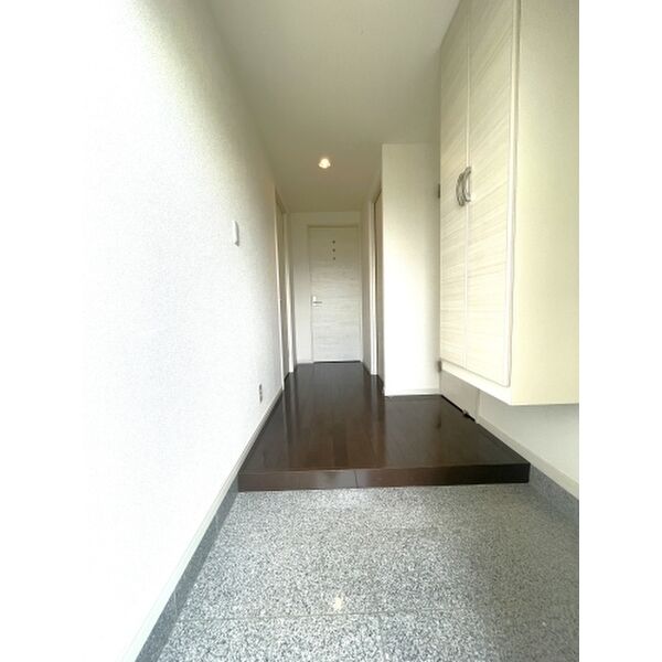 玄関　シューズボックス付きの玄関です☆