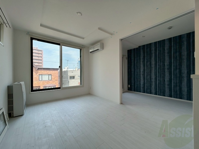 居室・リビング　広くてきれいなリビングです！快適に過ごせそうですね。