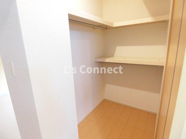 収納　ウォークインクローゼットでお荷物もすっきり収納。