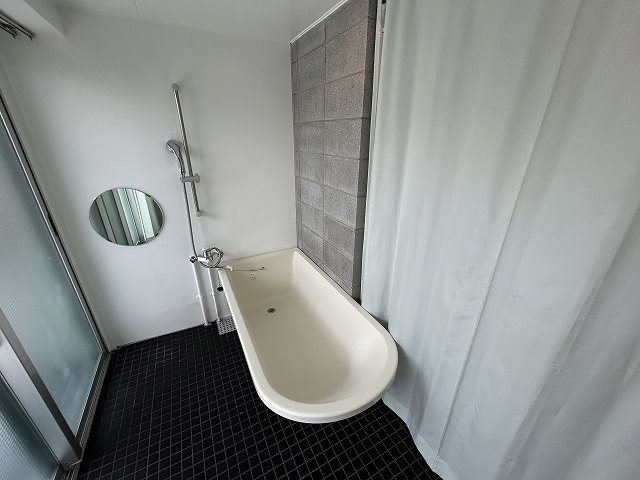 バス・シャワールーム　同マンション別部屋