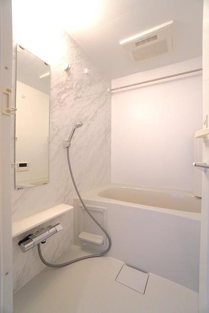 バス・シャワールーム　※写真は同タイプ住戸です。