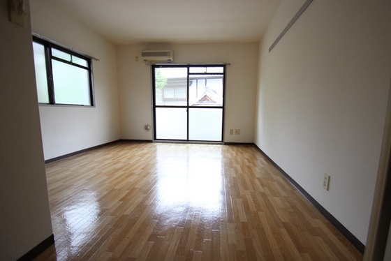 居室・リビング　※別部屋の写真です