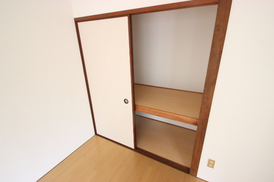 収納　※別部屋の写真です