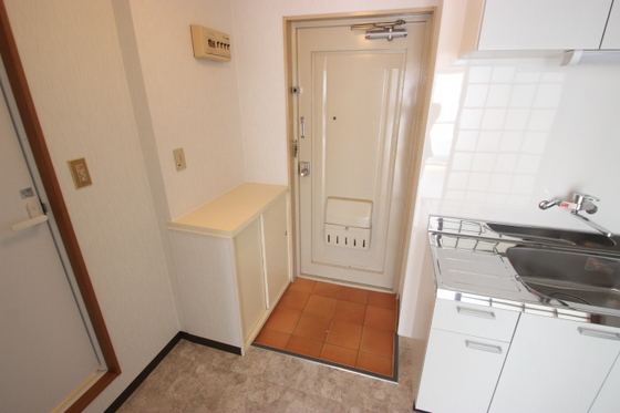 玄関　※別部屋の写真です