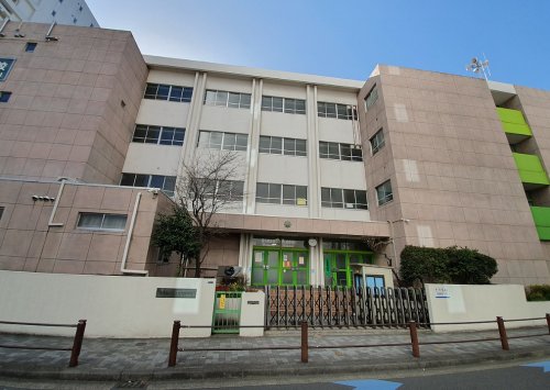 小学校　港区立東町小学校（小学校）まで407m