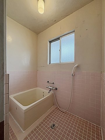 バス・シャワールーム　同間取り別部屋画像です