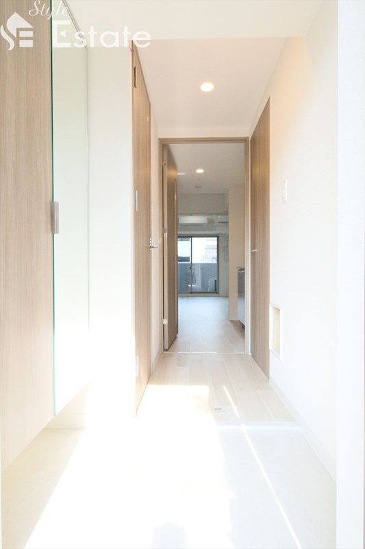 玄関　同仕様内装