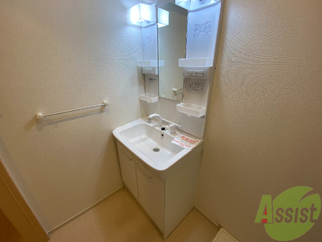 洗面設備　脱衣所内の洗面化粧台、身だしなみはこちらで