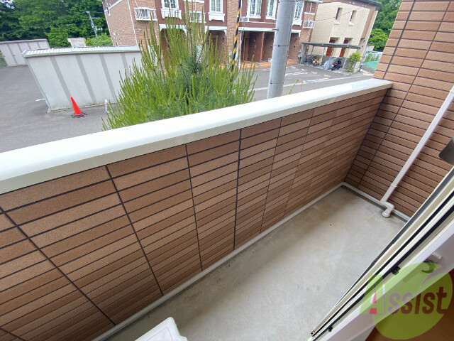 バルコニー　バルコニーはこちら、お洗濯ものもはかどりそうです