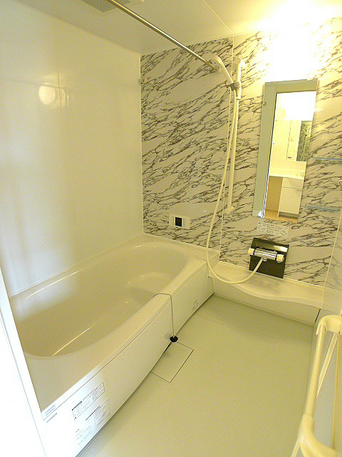 バス・シャワールーム　※写真は同間取りタイプになります。