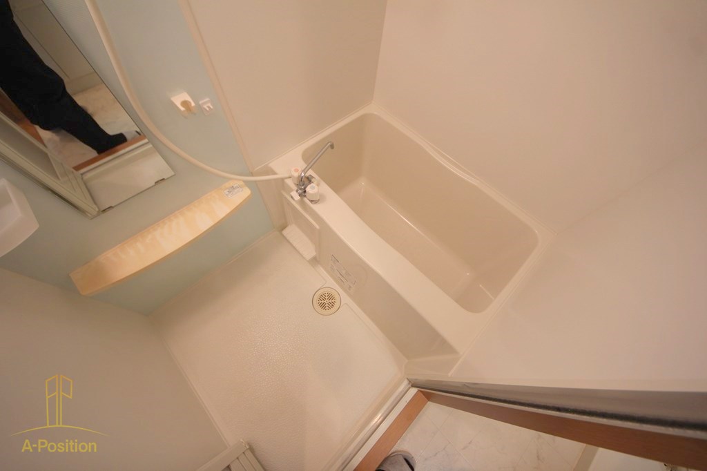 バス・シャワールーム　HugE1