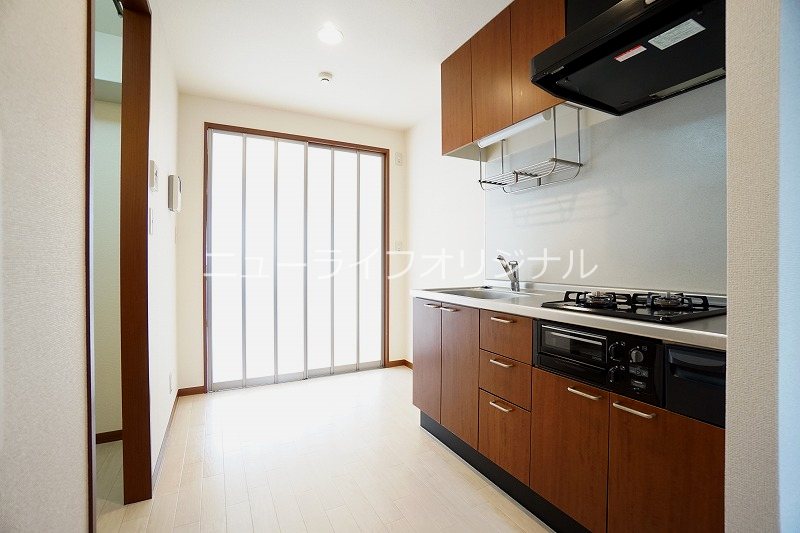 キッチン　グリル付き2口コンロキッチン☆冷蔵庫や収納ラックも置けます☆