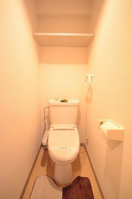 トイレ　別号室の写真です