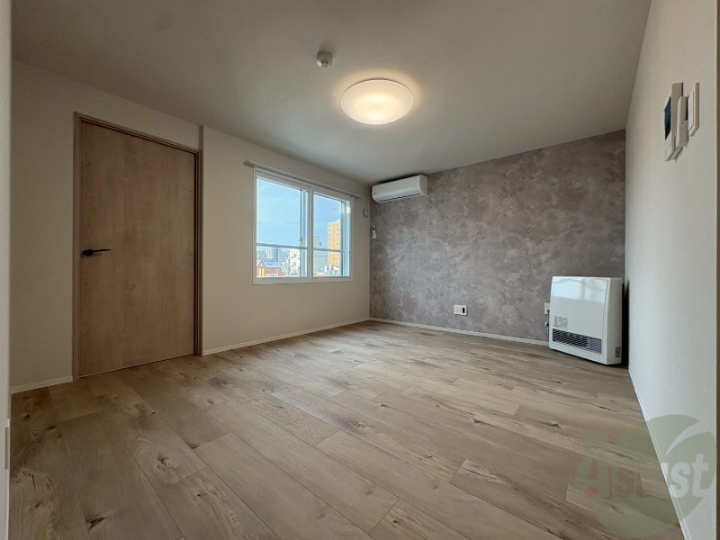 居室・リビング　広々としたリビングですね。使い勝手がよさそうですね！