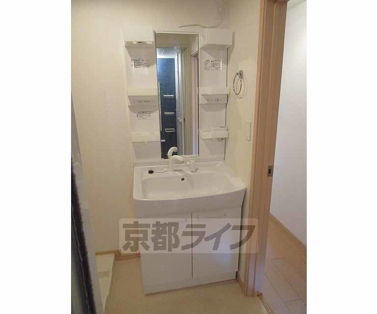 洗面設備　使いやすい洗面台です！