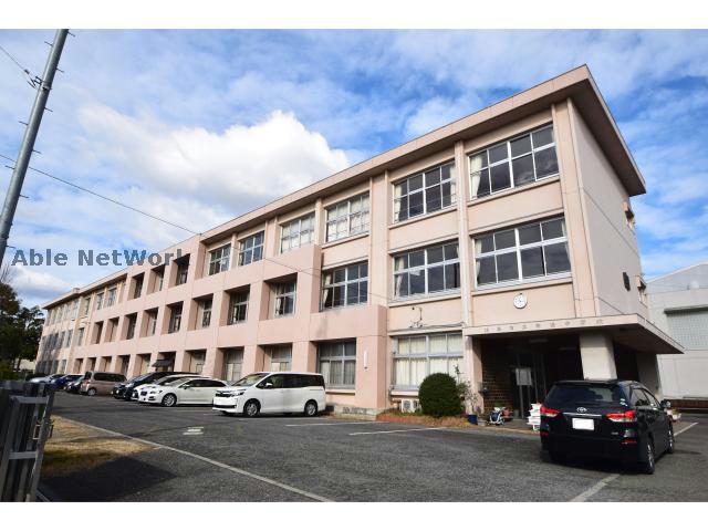 中学校　江南市立布袋中学校（中学校）まで651m