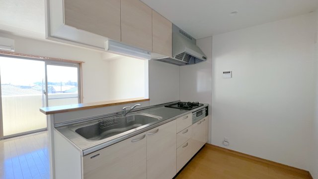 キッチン　※反転タイプの間取となります。