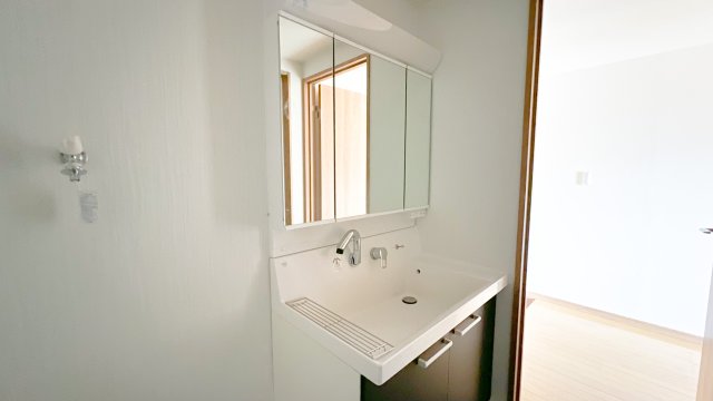 洗面設備　※反転タイプの間取となります。