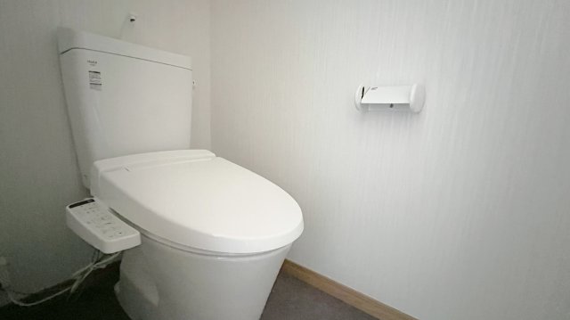 トイレ　※反転タイプの間取となります。