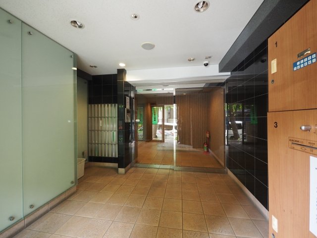 ロビー　落ち着いたロビーです