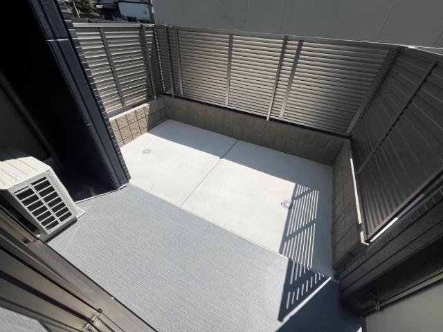 バルコニー　専用庭