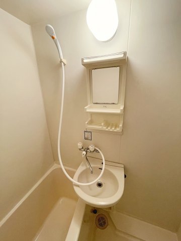 洗面設備　使いやすい洗面所です