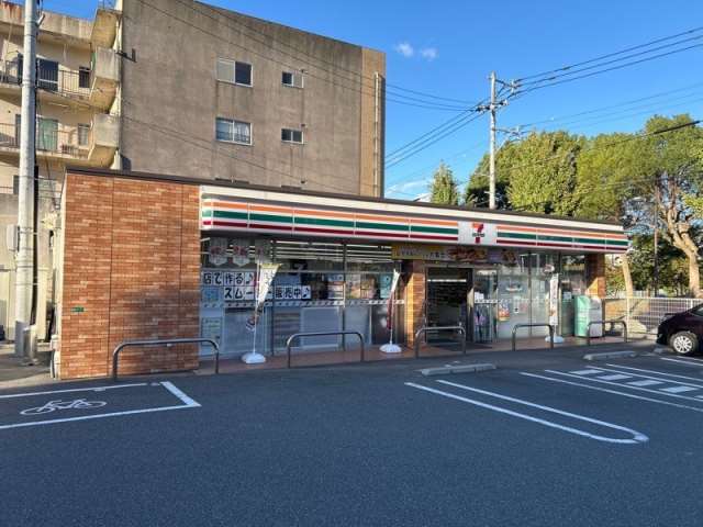 コンビニ　セブンイレブン八幡春の町２丁目店（コンビニ）まで833m
