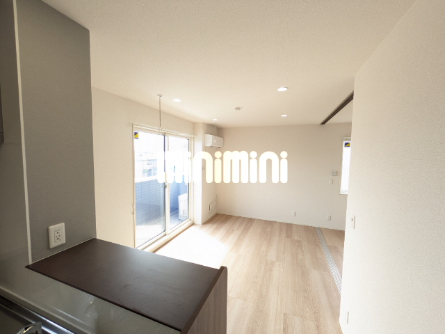 居室・リビング　隣のＷ棟流用写真です。