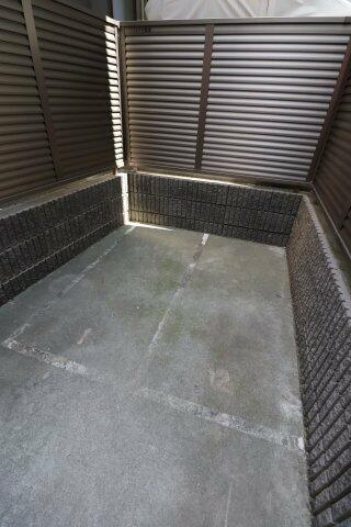 駐車場　バイク置き場