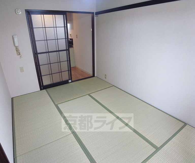 居室・リビング　キレイな和室です