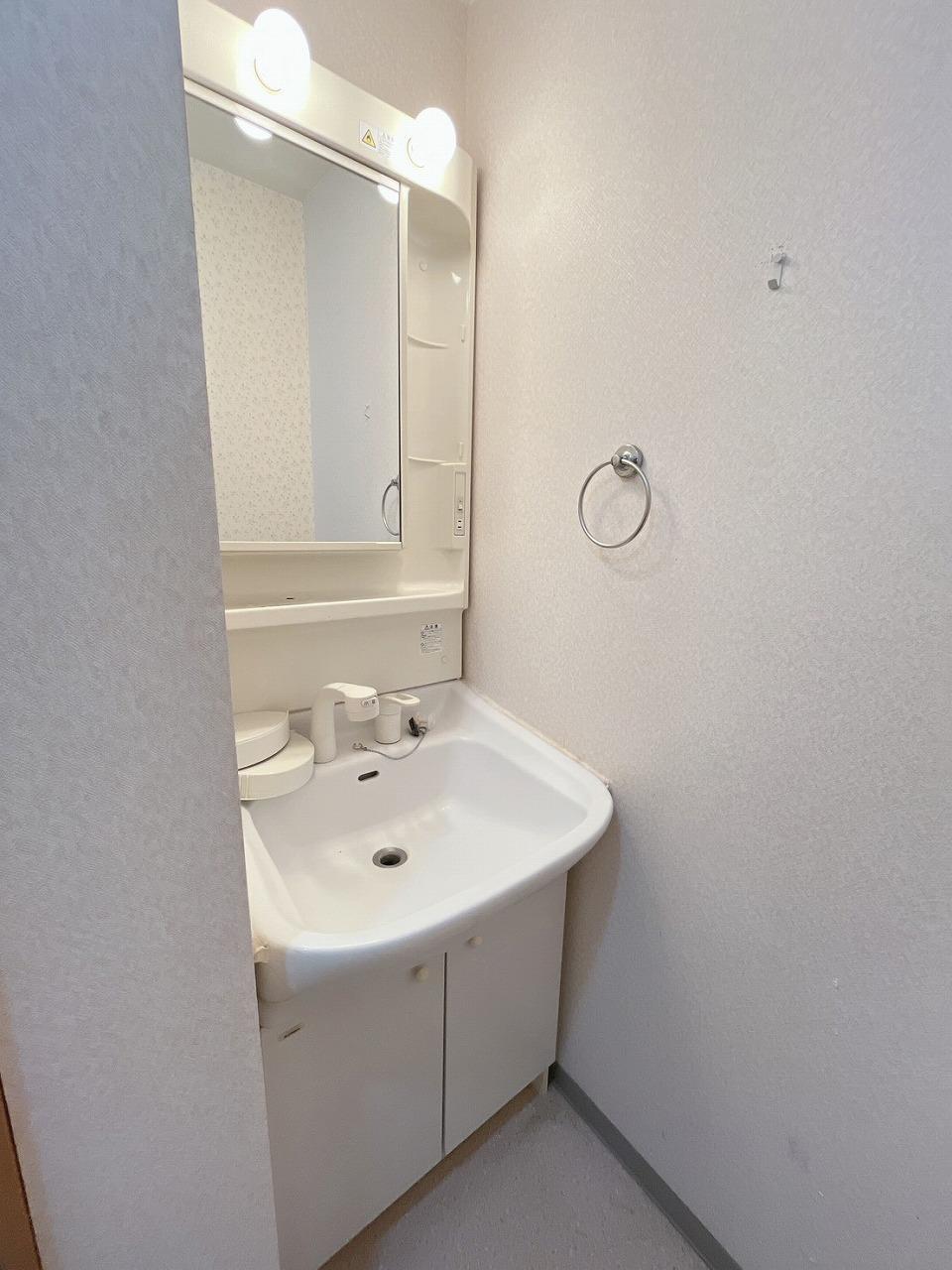 洗面設備　独立洗髪洗面台