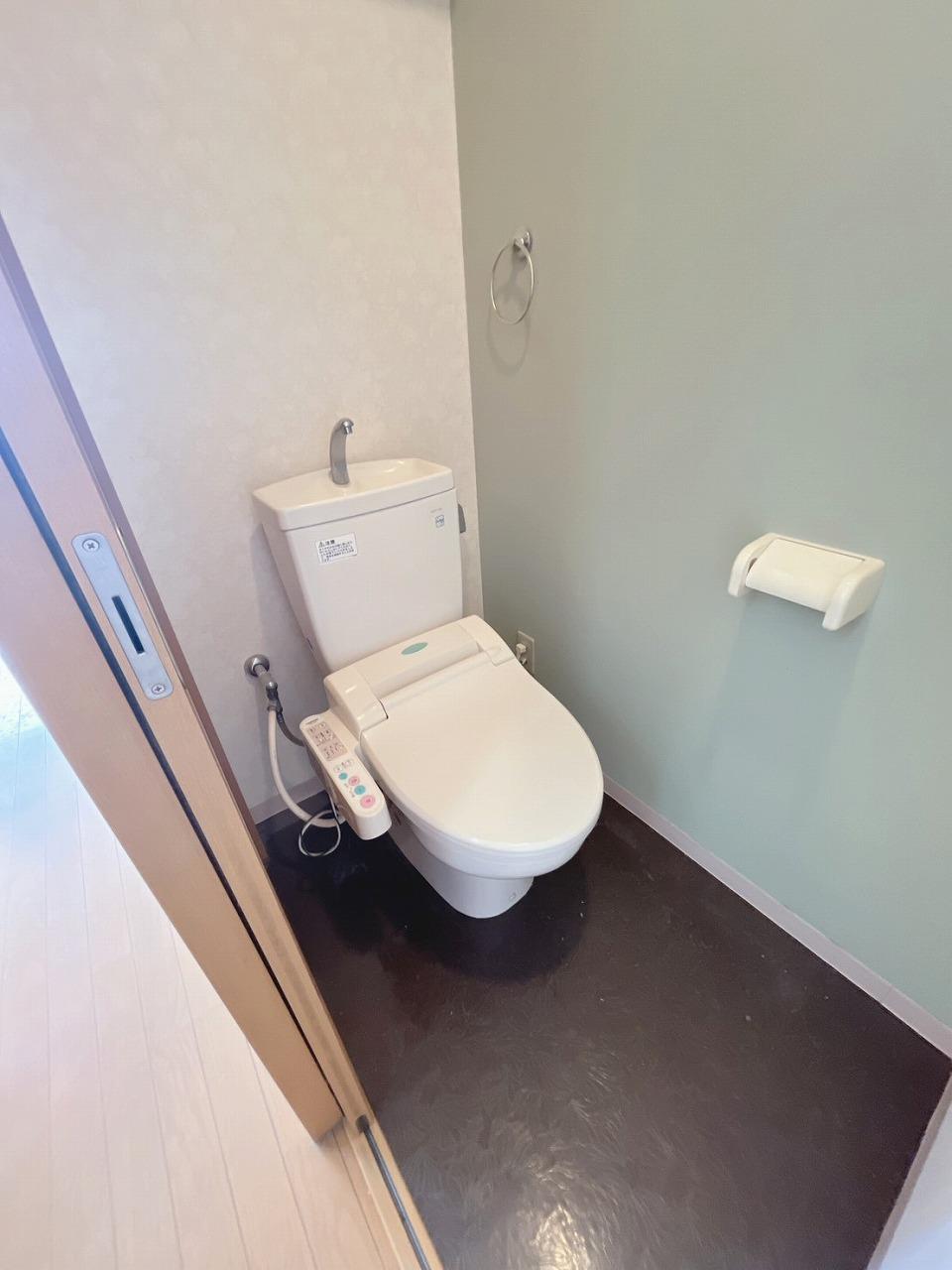 トイレ　ウォシュレット完備