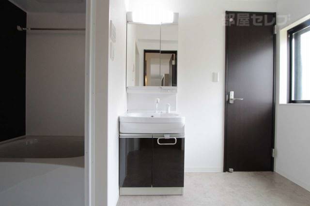 洗面設備　※１０１号室内装写真参照