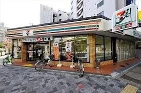 コンビニ　セブンイレブン東三国御堂筋店（コンビニ）まで267m