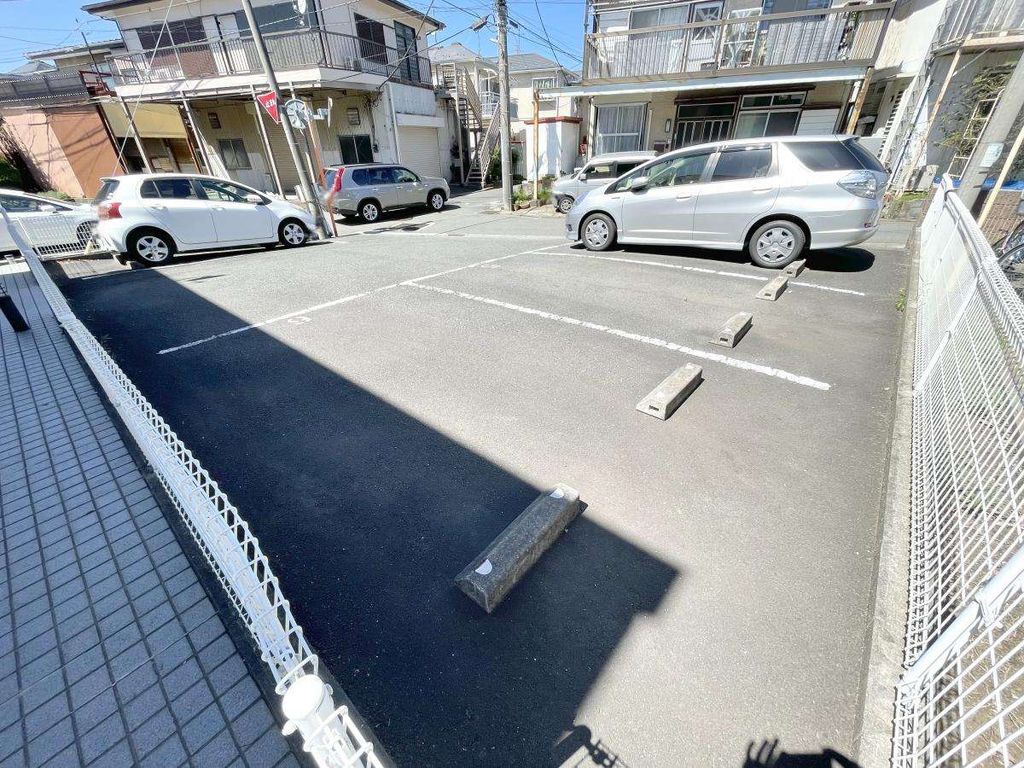 駐車場　駐車場