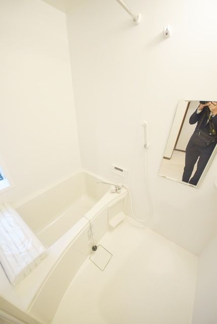 バス・シャワールーム　★広々としたバスルームです★