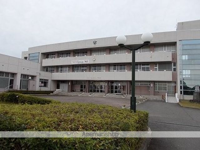 中学校　月潟中学校（中学校）まで1600m