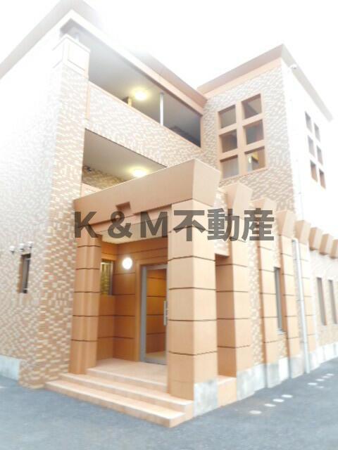 エントランス　落ち着いたエントランスです