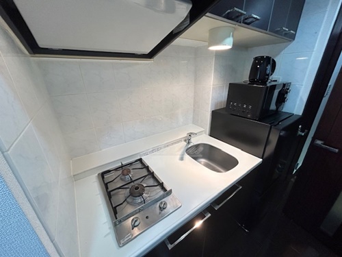 キッチン　リブマックス仕様の家具家電付き（賃料込み）