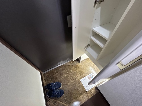 玄関　リブマックス仕様の家具家電付き（賃料込み）